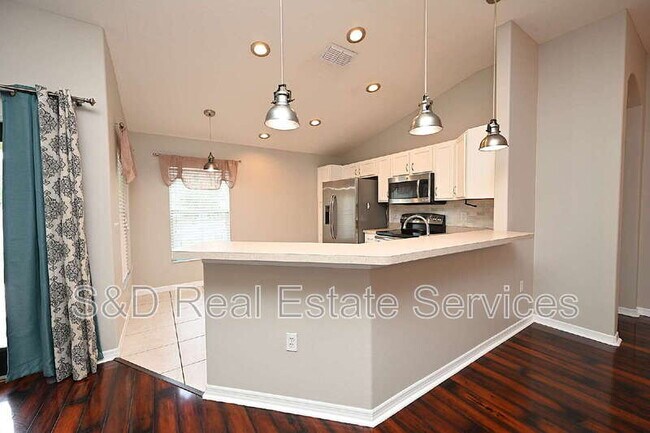 Photo - 7147 Cedarcrest Blvd