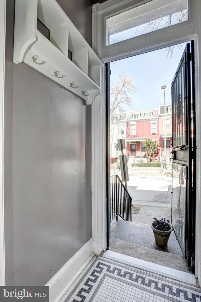 Entrance - 776 Harvard St NW