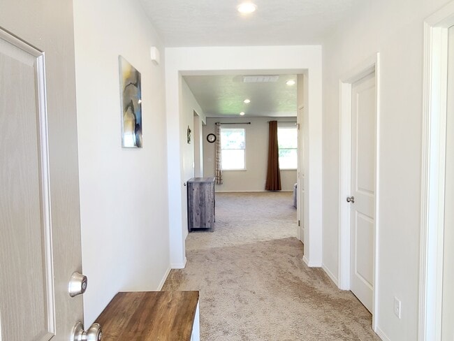 Photo - 8295 Diamond Point Cir NE Unit Lake 2  w shared bathrm