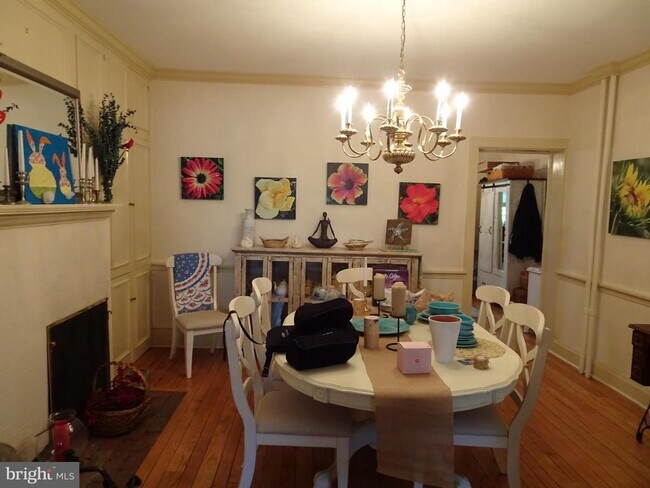 Photo - 411 Delaware St Unit A