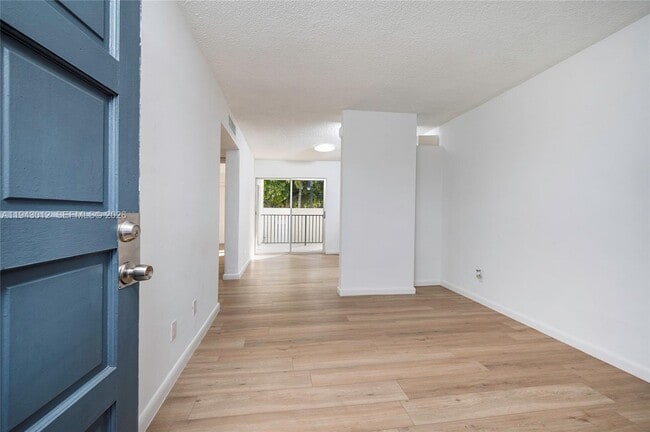 Photo - 2463 Coral Wy Unit 25