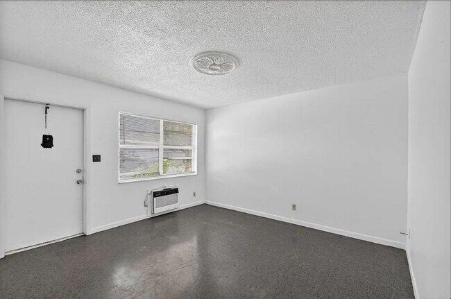 Photo - 1406 Barton Rd