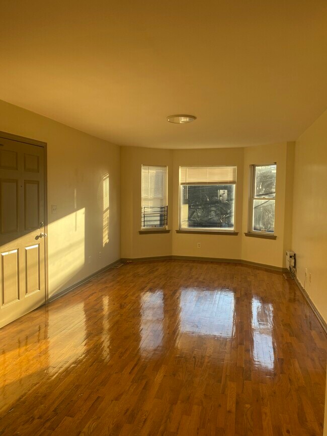 Livingroom - 399 New St Unidad 1