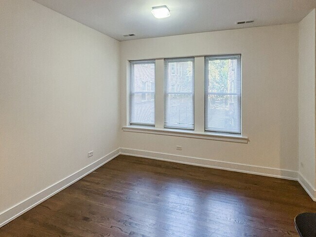 Photo - 5058 N Winchester Ave