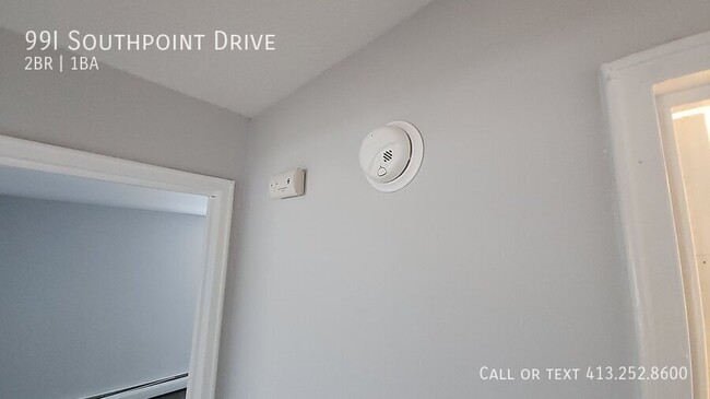 Building Photo - 99 Southpoint Dr