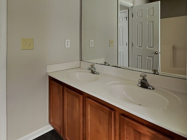 Photo - 3067 Starnes Rd