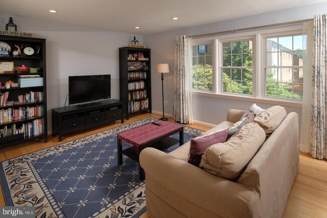 Photo - 1528 Westmoreland St