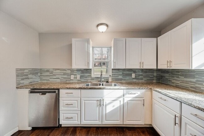 Photo - 500 E Main St