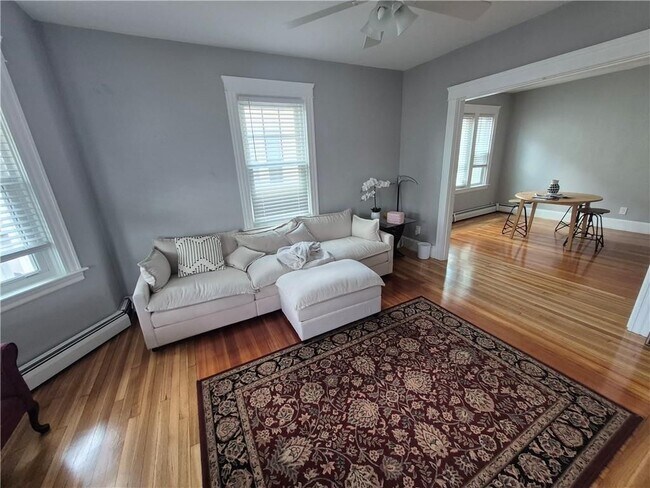 Photo - 76 Pembroke Ave Unit ROOM