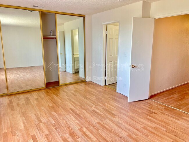 Photo - 105 Gregory Ln