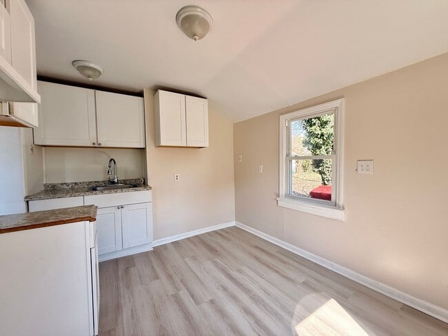 Building Photo - 243-245-245 South Ave Unit 245 South