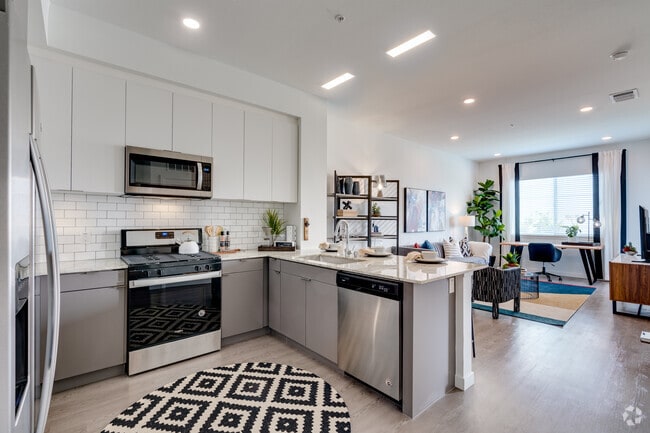 1HAB, 1BA - 727 ft² - Airo at South Bay
