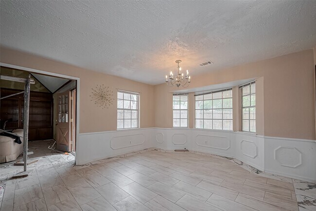 811 Loire Ln