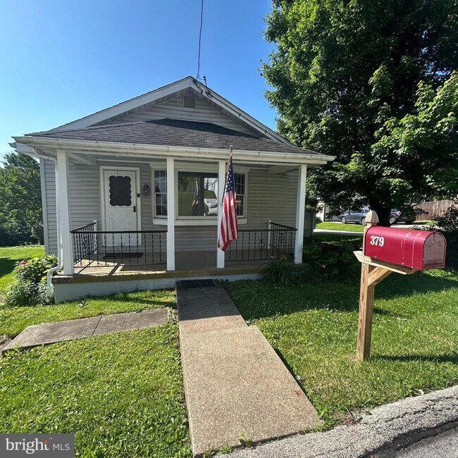 Building Photo - 379 Dehaven St Rental