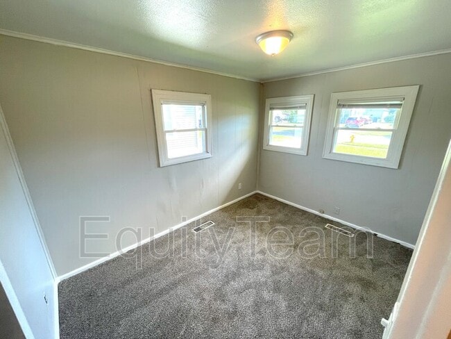 Photo - 4177 Saylor St