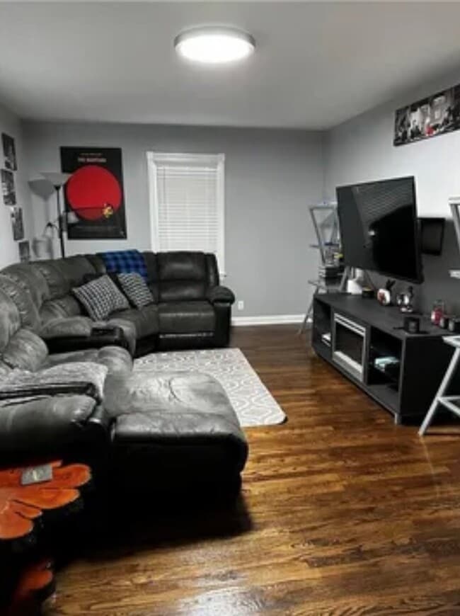 Photo - 251 Jerold St