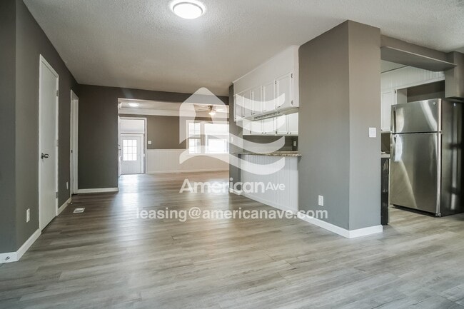 Photo - 504 N Dogwood St