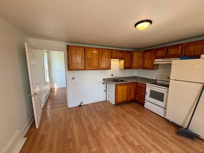 Building Photo - 123 College Ave Unit 1 Rental