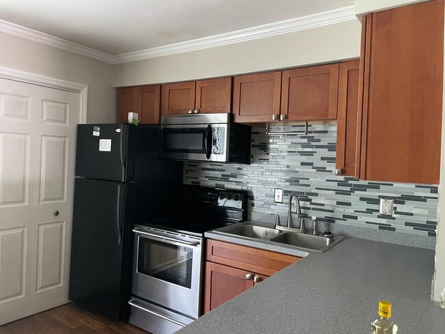 Building Photo - 109 Friar Ln