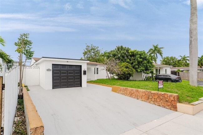 Photo - 481 NE 51st St