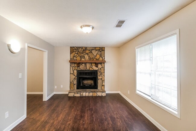 Photo - 3066 Arden Way SW