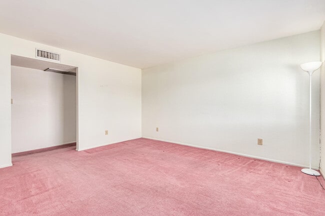 Photo - 1432 S Oracle