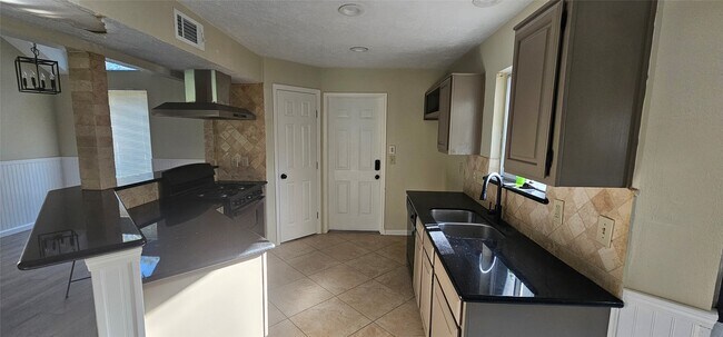 Photo - 3511 Meadowcrest Ln
