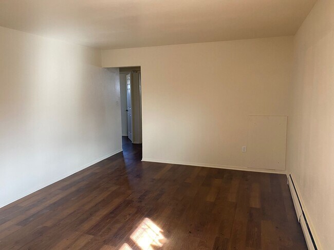 Photo - Central location | Lots of natural light Unit 1418 Hoyt St