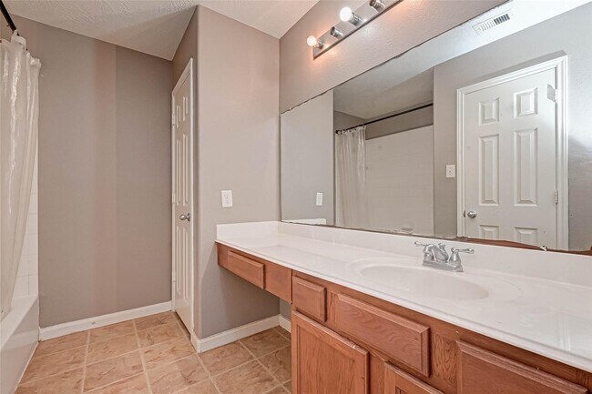 Photo - 2914 Legends Knoll Dr