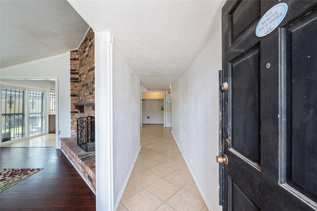 Photo - 15722 Corsair Rd