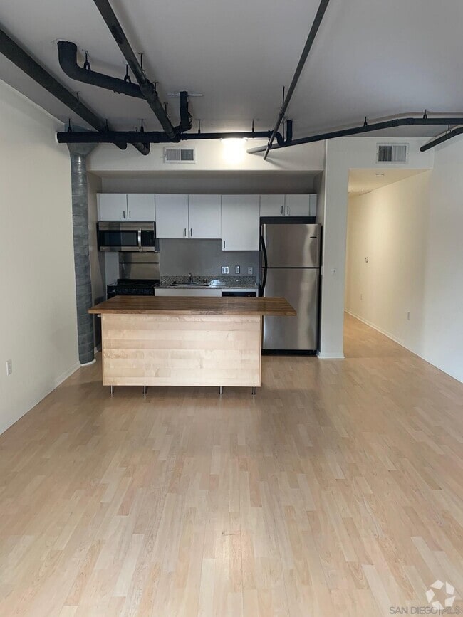 Building Photo - 1643 6th Ave Unit 102 Rental