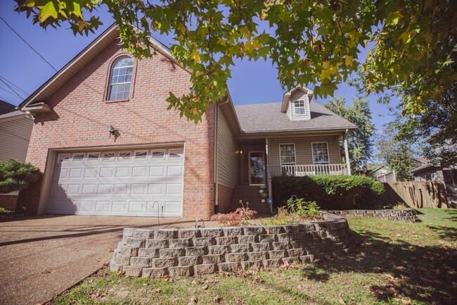 Photo - 1104 Crestfield Dr House