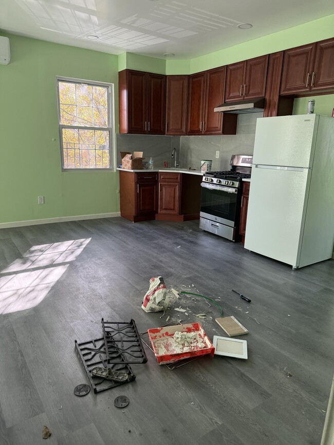 Photo - 1101 Castle Hill Ave