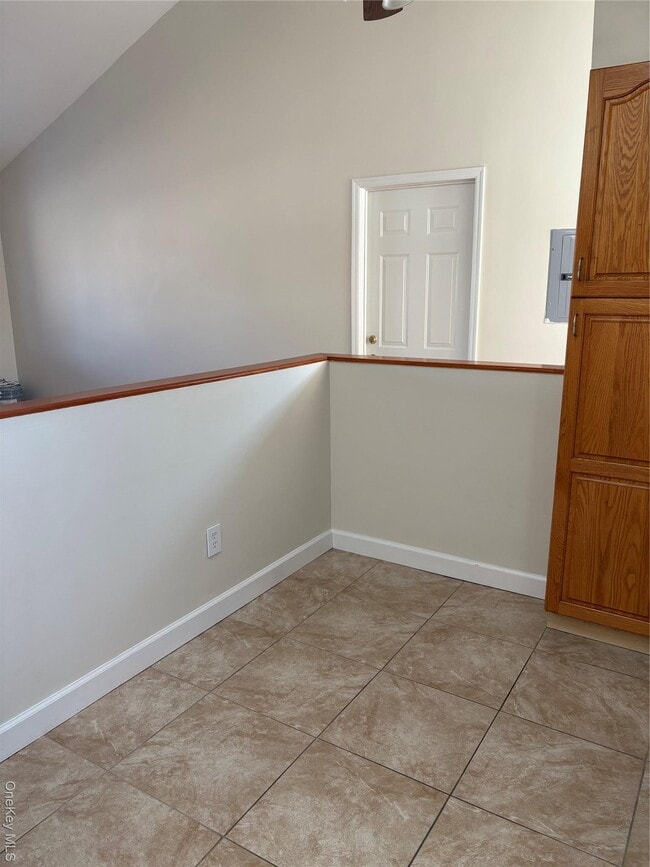 Photo - 1214 August Rd