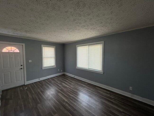 Photo - 1729 Shawnee Ave SE