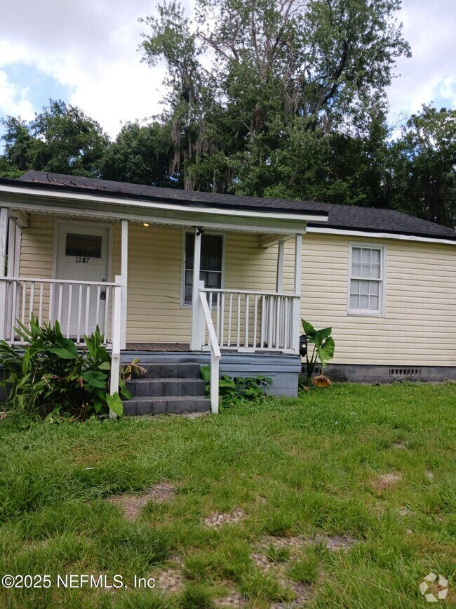 Building Photo - 1287 Randolph St Rental