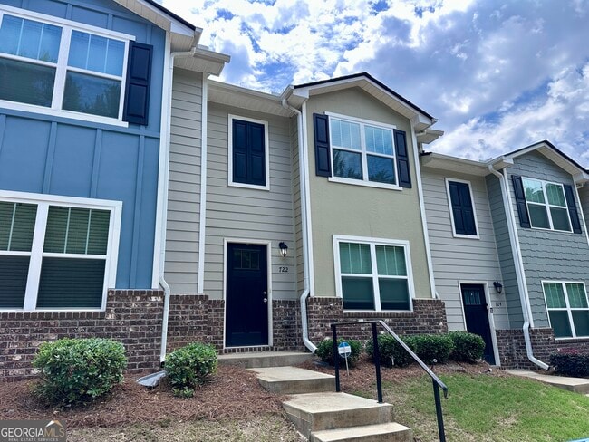Photo - 722 Keeshono St Townhome