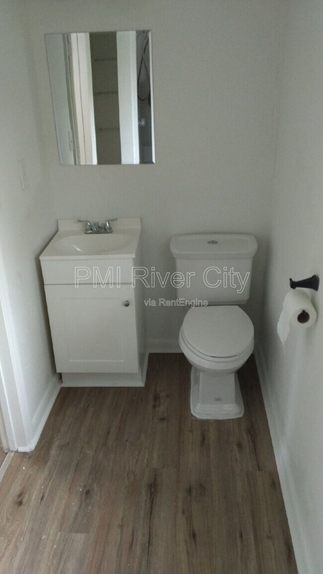 Photo - 8136 Siskin Ave