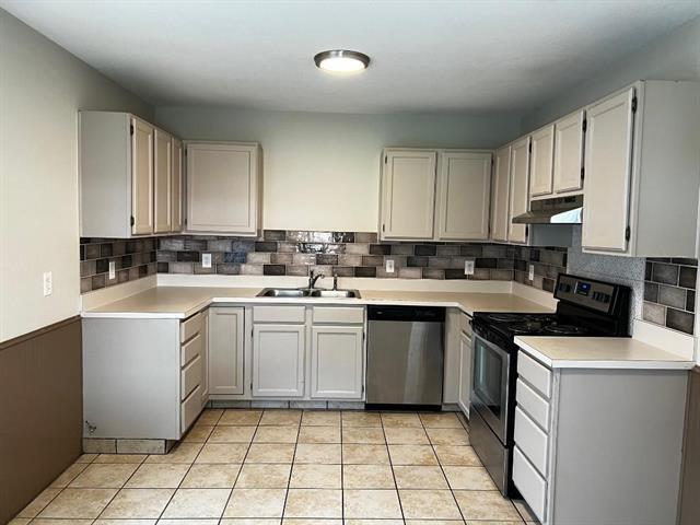 Photo - 713 E Avenue F