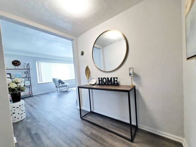 Photo - Smartland Lee-Mustang Apartments