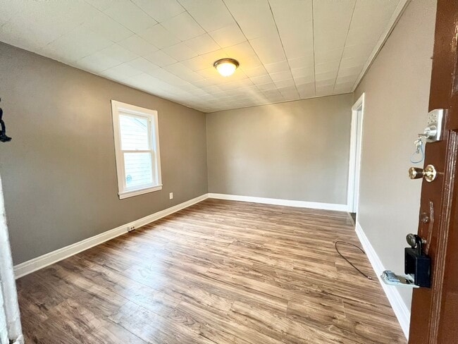 Photo - 2110 Ratcliffe Ave