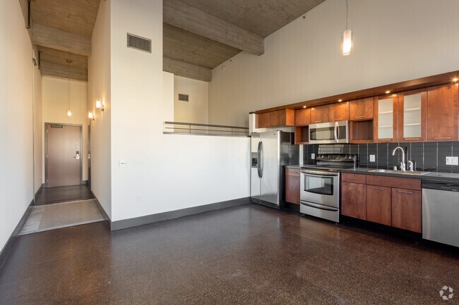1BR, 1BA - 607SF - St. Claire Building