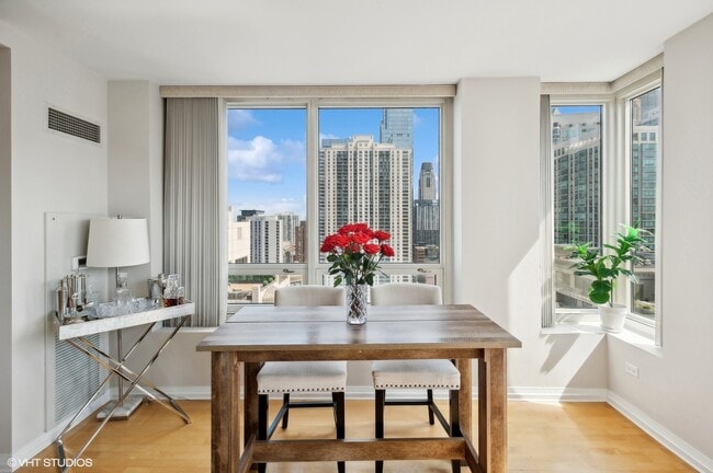 Photo - 33 W Ontario St Unit 32a