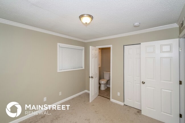 Photo - 1309 Lake Ln NE