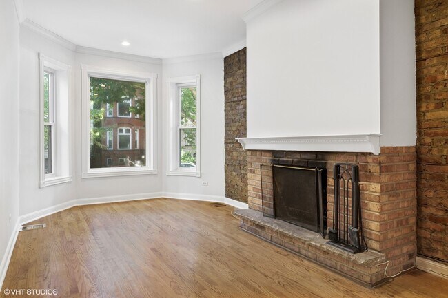 Photo - 862 W Newport Ave
