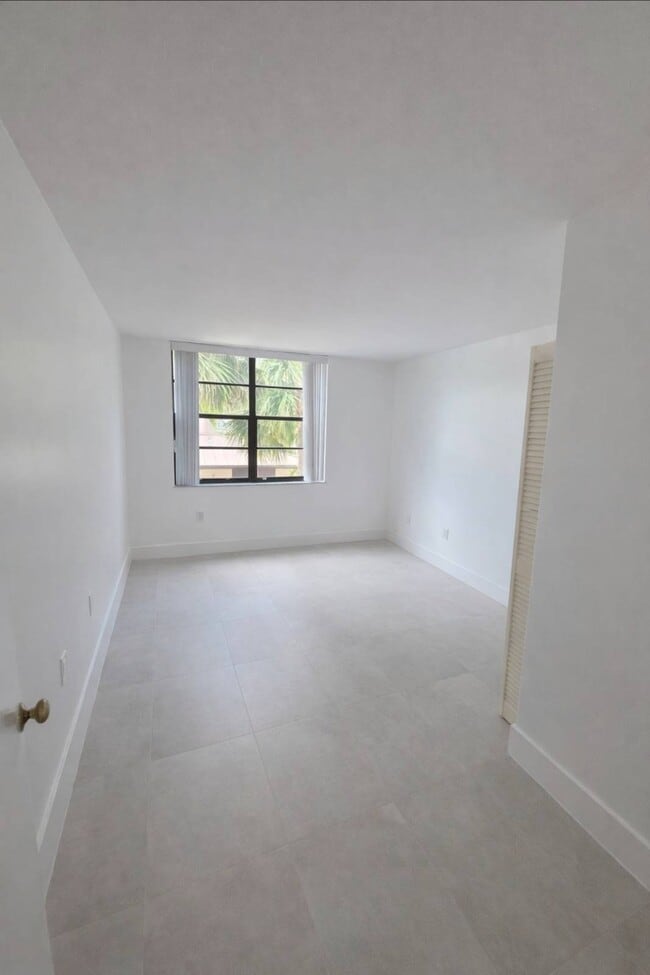 Photo - 13000 SW 92nd Ave