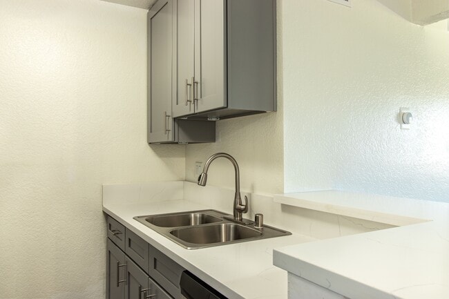 The Lodge at Porter Ranch Apartments