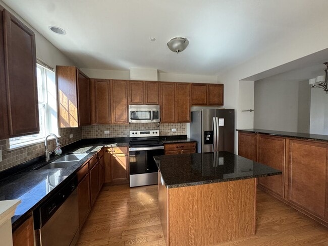 1238 Evergreen Ave