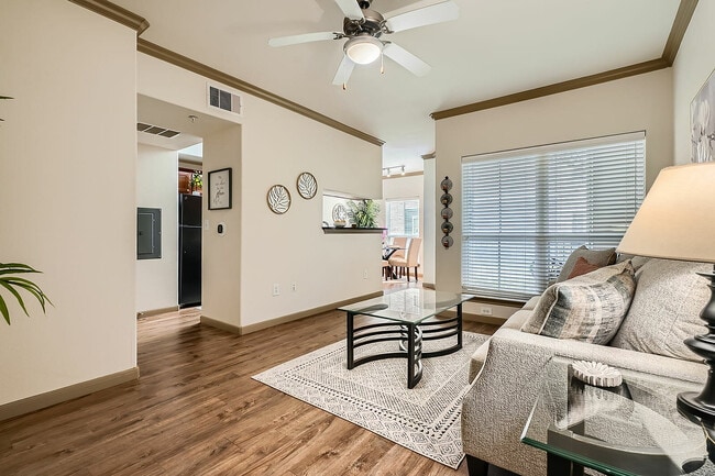 Eaglebrook Apartments Living Room