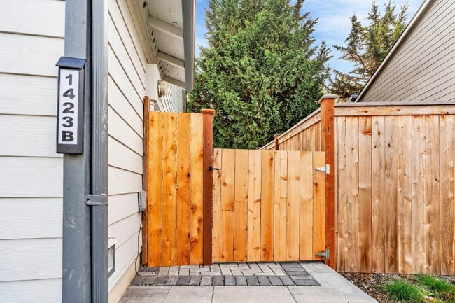 Photo - 1423 85th Dr NE Unidad B